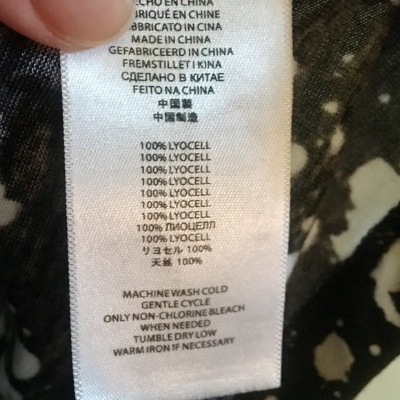 Gorgeous wrinkle free Michael Kors cowl neck top - Picture 6 of 6